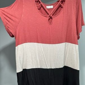 Women’s plus top